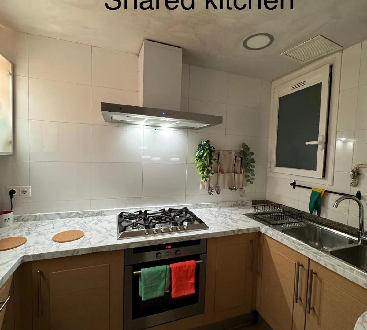 Spacious Room In Central Area A Barcelona